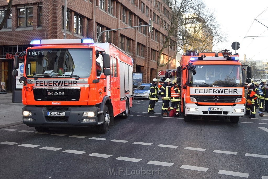 VU PKW Strab Koeln Mitte Pipinenstr Hohestr P084.JPG - Miklos Laubert